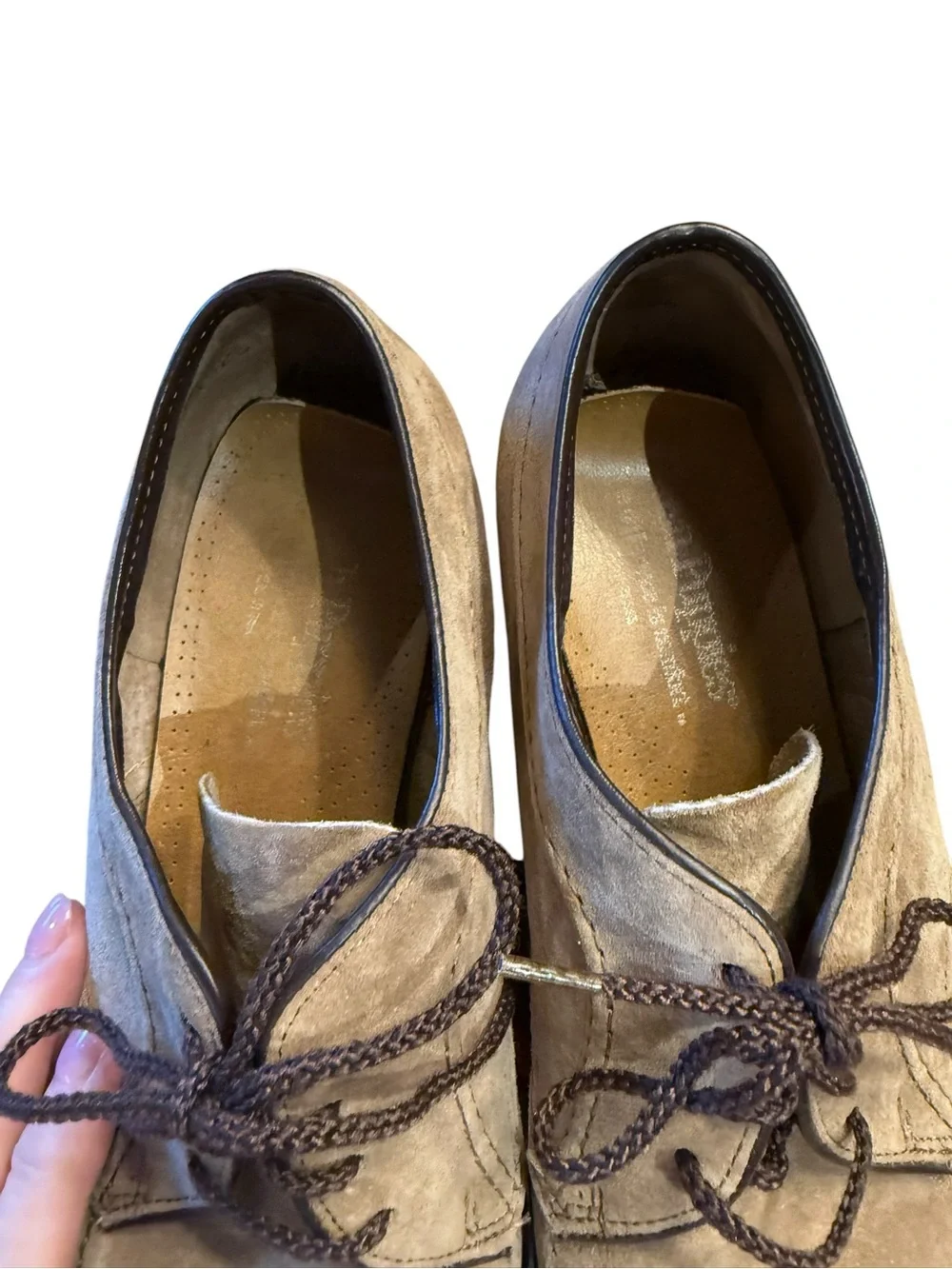 Vintage Hush Puppies Men's 8/8.5 Suede Lace-Up Derby Shoes in Taupe